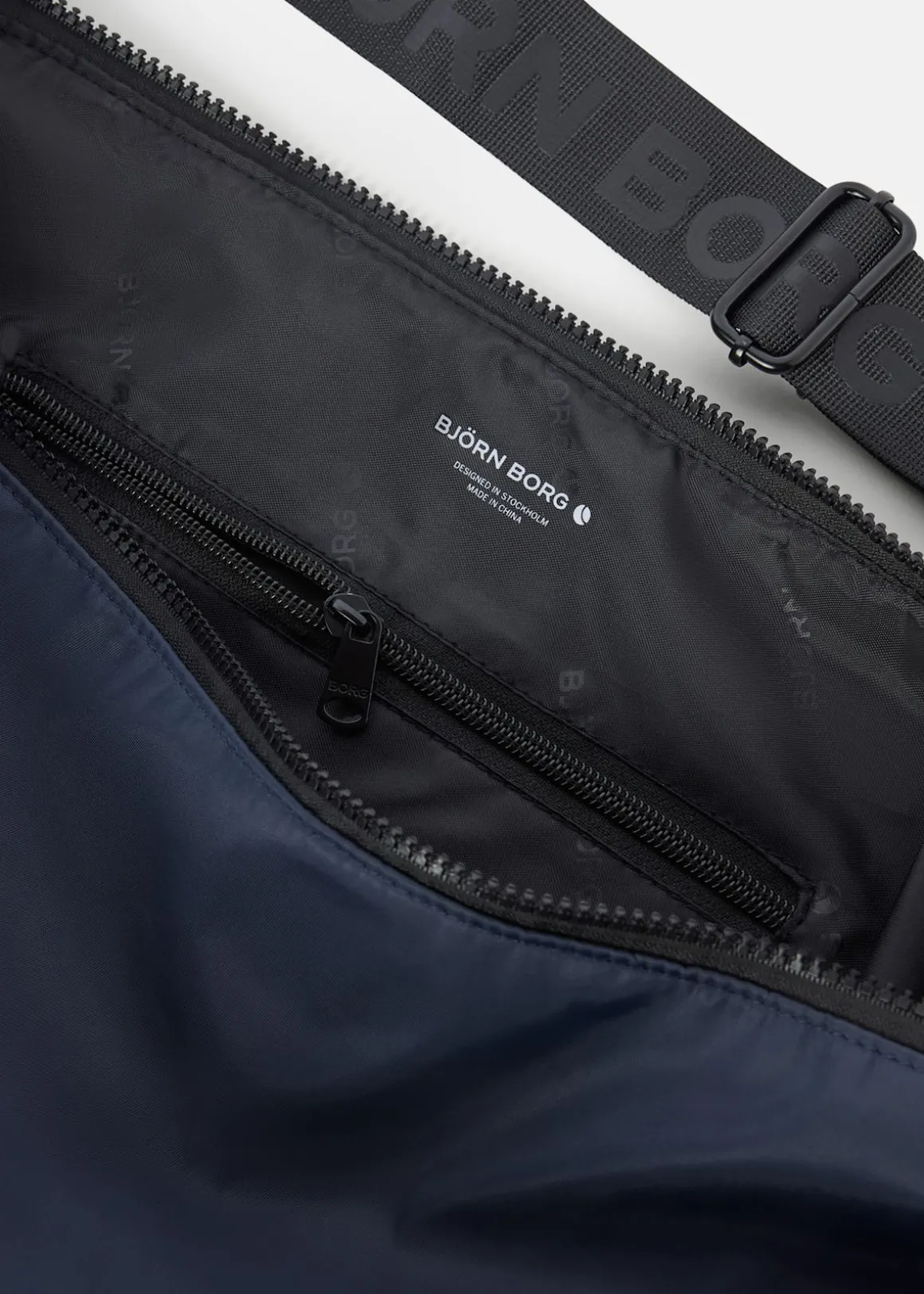 BORG CLASSIC SHOULDER BAG