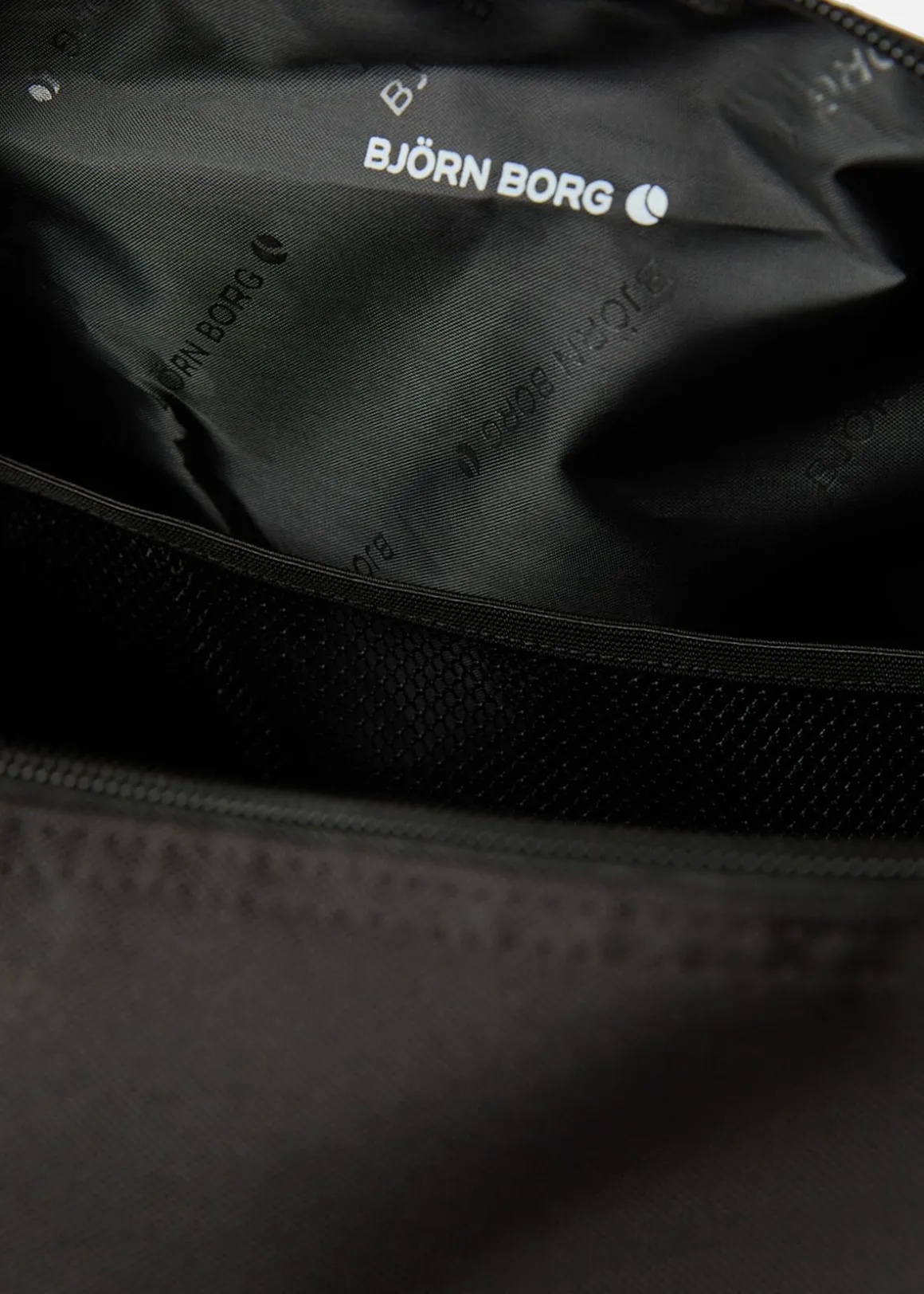 BORG STRIPE SPORTSBAG