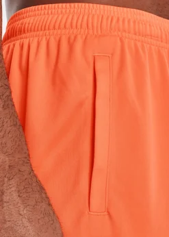 UA TECH GRAPHIC SHORT